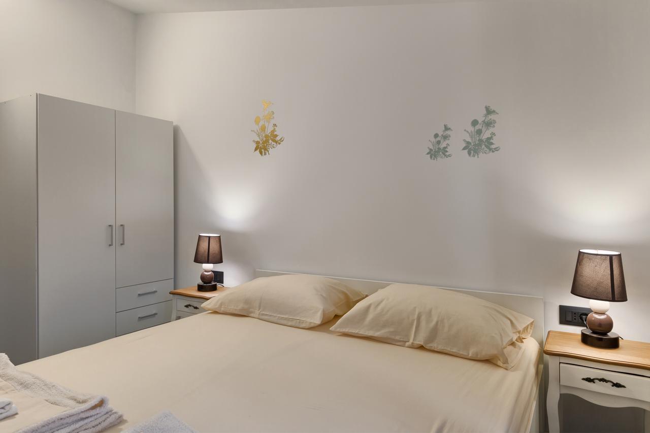 Apartments Ines Pula Exterior photo